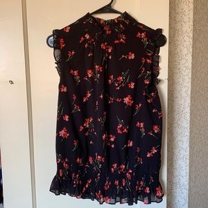 J-Crew floral tank. Size 4T. Worn 2x. Very cute and slimming.